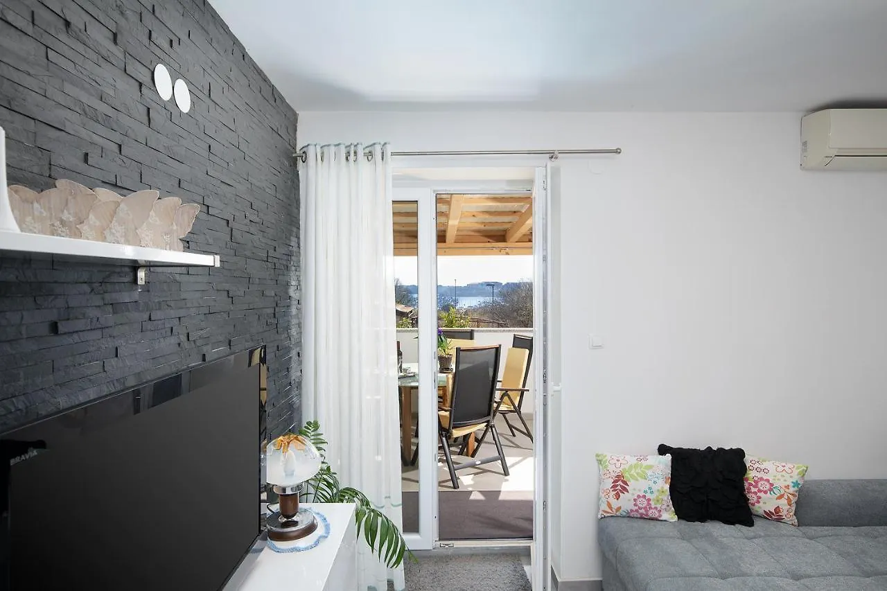 Sea View Apartment With Free Parking Pula