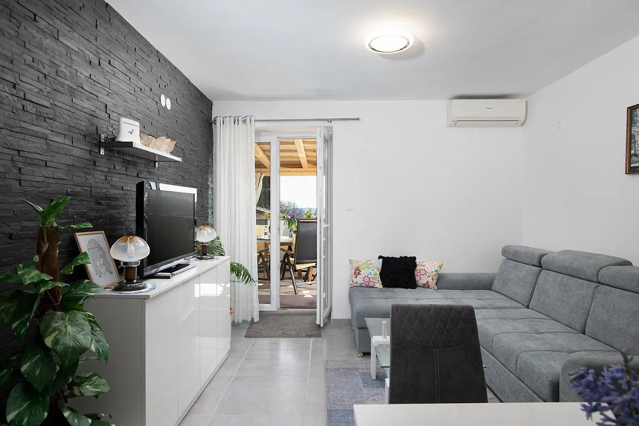 Sea View Apartment With Free Parking Pula Croatia